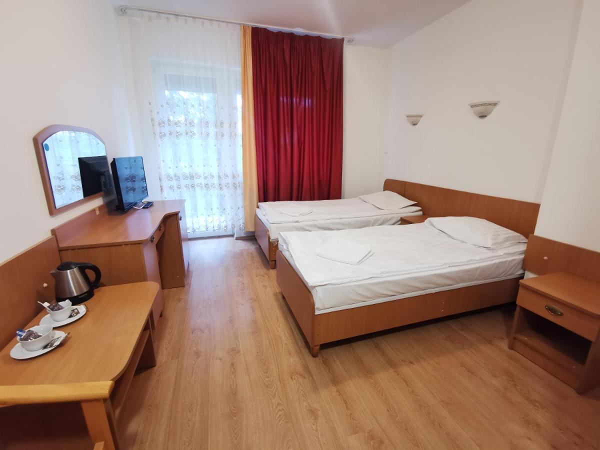 Podkowa Villa Police Eksteriør bilde
